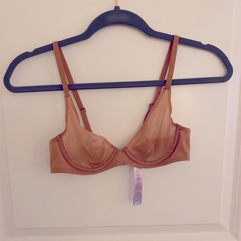 SAVAGE x FENTY never worn bra. 32A.